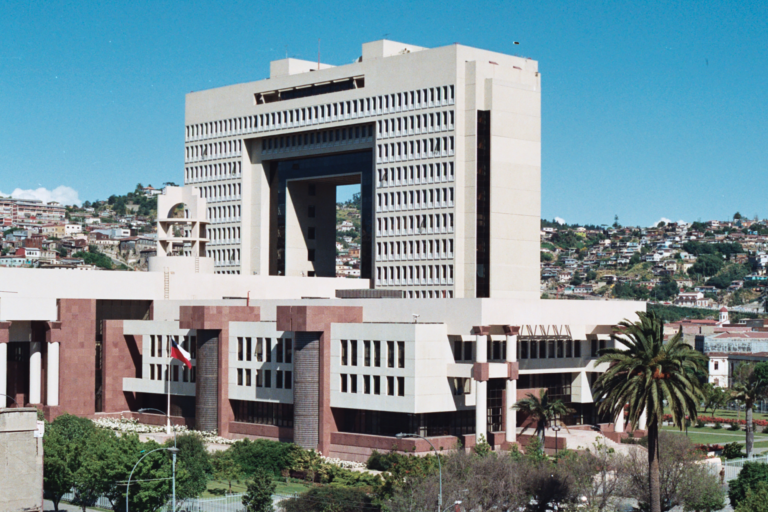 Edificio del Congreso Nacional de Chile en Valparaíso, sede de las votaciones legislativas 2025